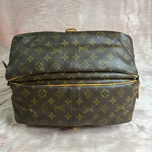 Louis Vuitton Saumur 35 Monogram Crossbody Messenger Bag - Picture 11 of 16